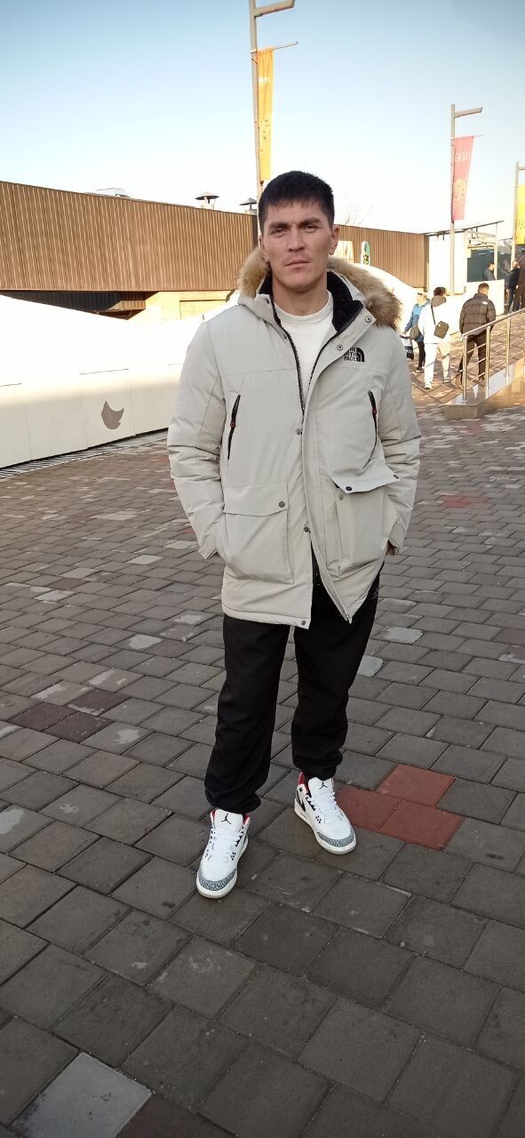  ,   Izzatbek, 27 ,   ,   