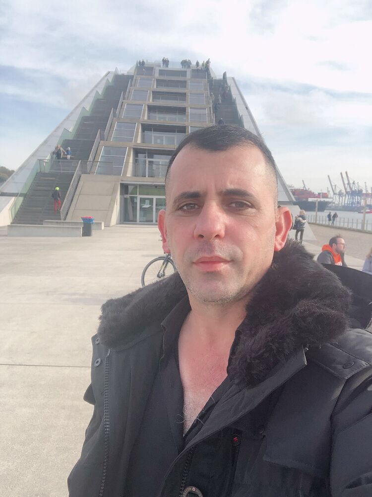  ,   Raad, 44 ,   ,   