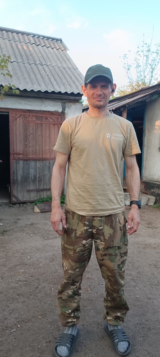  44135783  Vladimir, 42 ,    