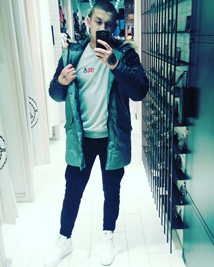  ,   White Moon, 27 ,   ,   , c 