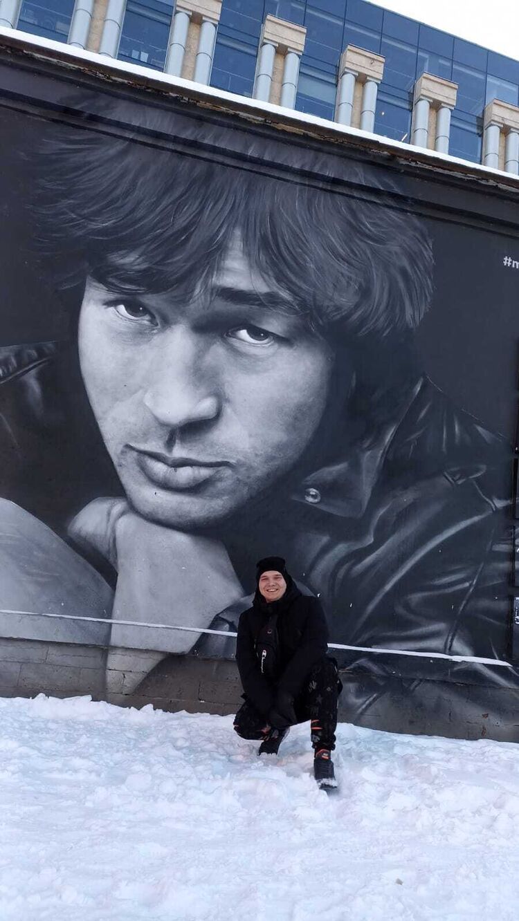  43695573  Antonio, 29 ,    