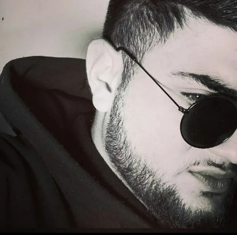  43445083  Denic, 30 ,    