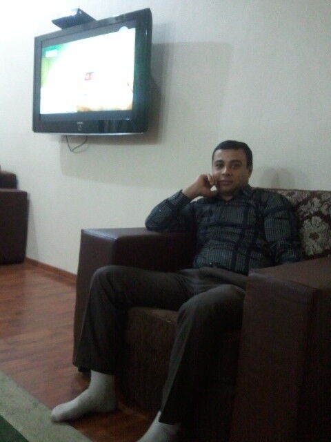  4306763  NIZOMJON, 42 ,    