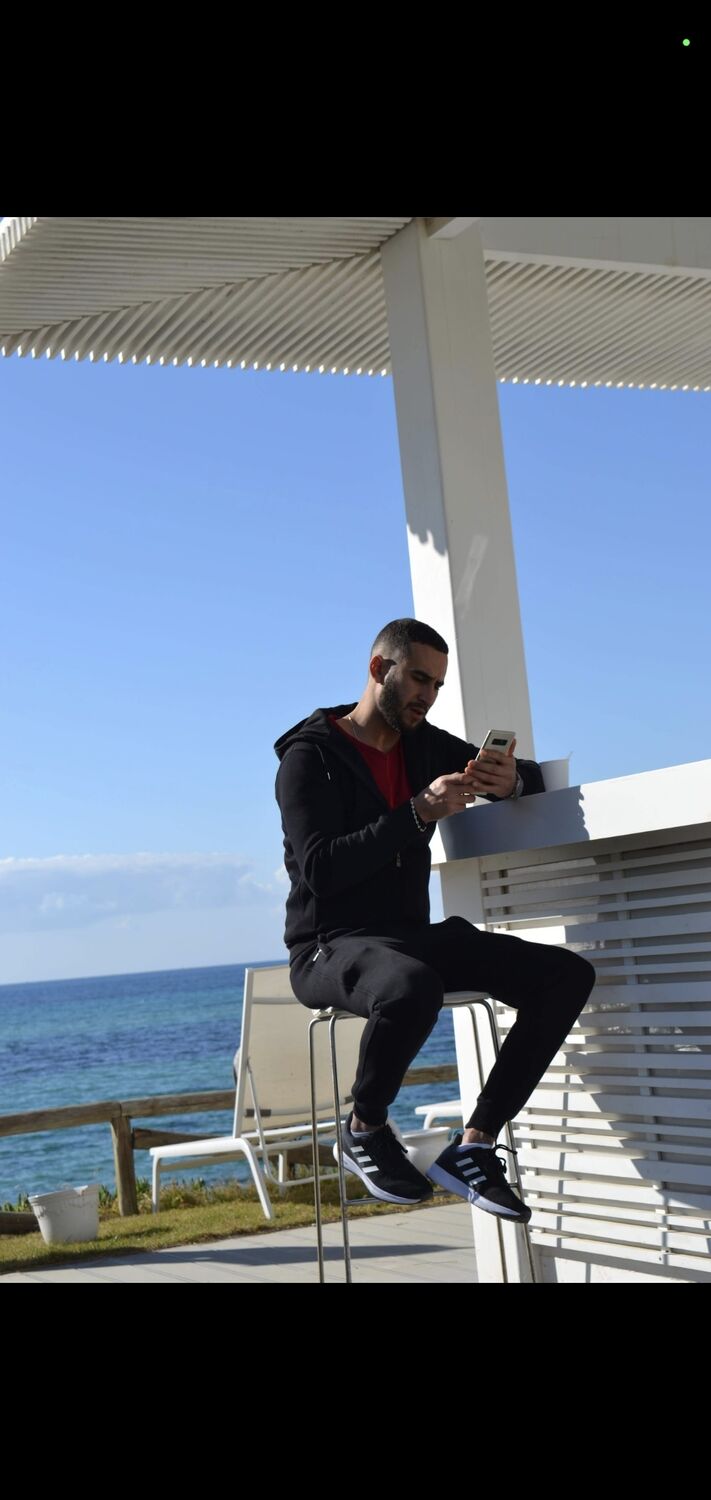  ,   Ahmed DR, 30 ,   ,   