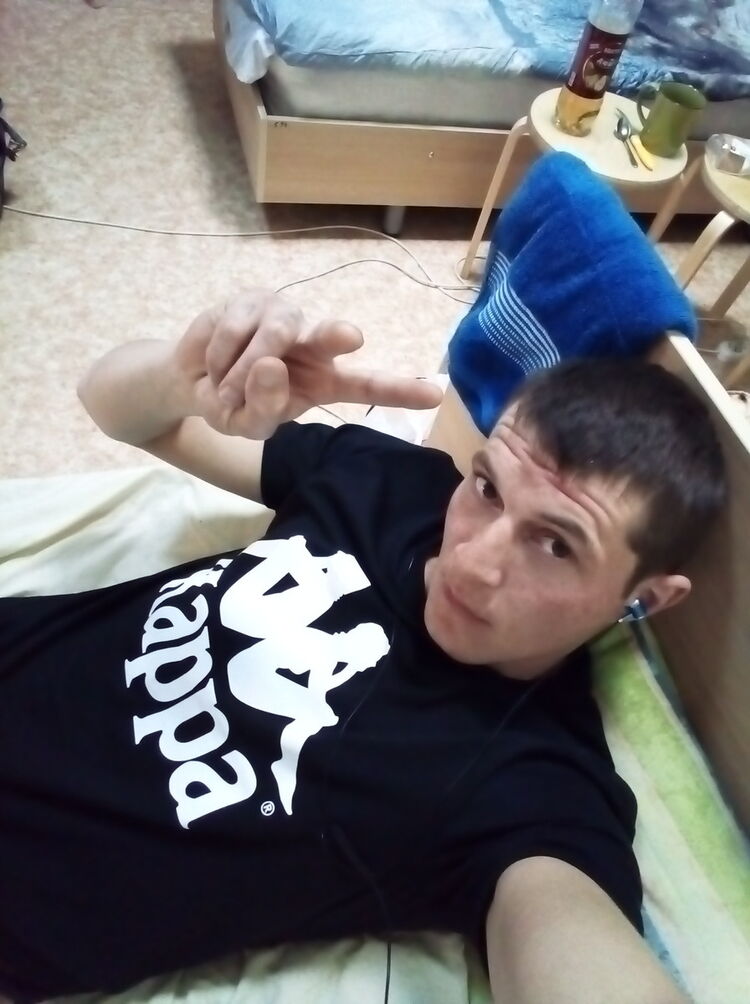 15700963  Anton, 35 ,    
