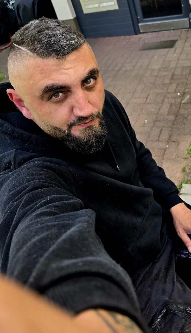  52444823  Vitus, 38 ,    Bieber