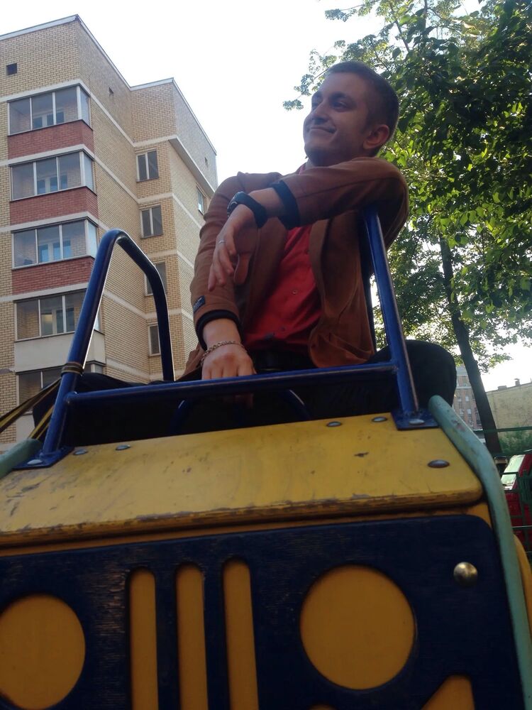  -,   Anton, 31 ,   ,   