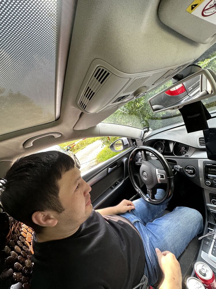  39244913  Nazirkhan, 33 ,    Praha