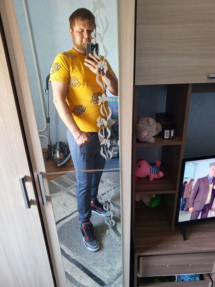  37686373  Vlados, 30 ,    