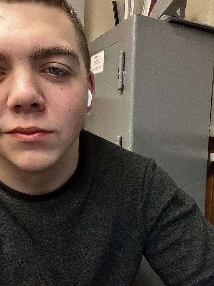  54532153  Alexander, 22 ,    