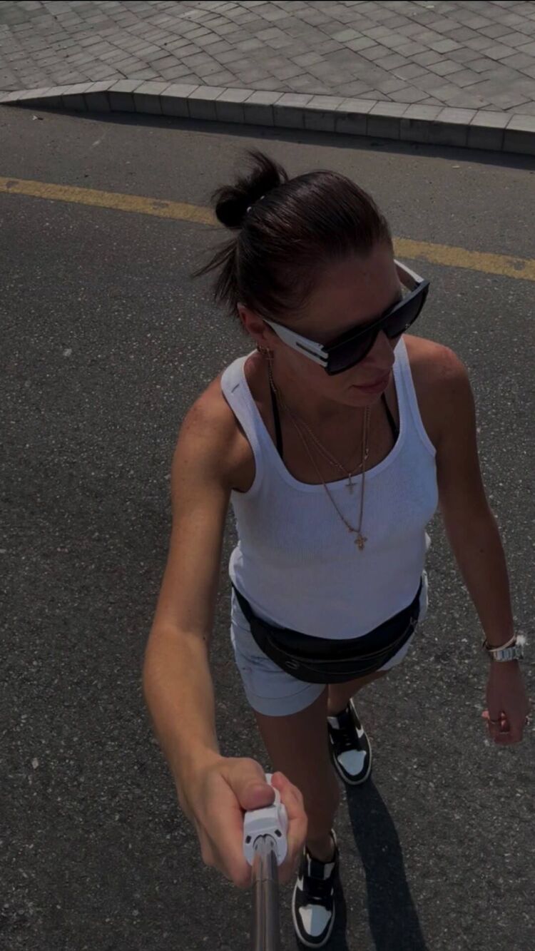  54356393  Marina, 41 ,    