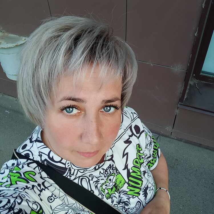  54410633  Lusia, 48 ,    