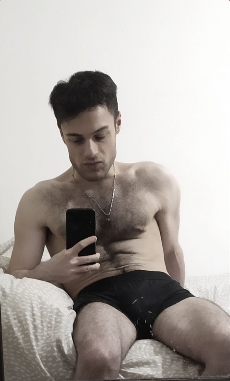  44463193  Hakan, 27 ,    ?