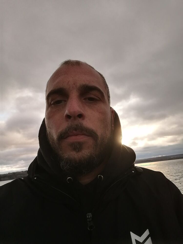  ,   Vladimir, 42 ,   , 