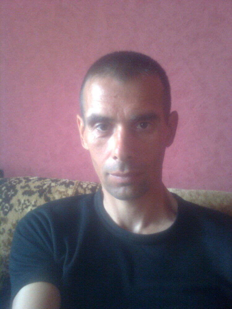  9822733  Andrei, 45 ,    