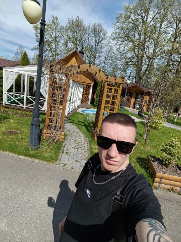  ,   Alexander, 37 ,   c 