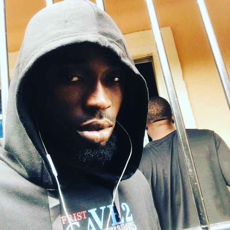  ,   Zazy Ekene, 29 ,   ,   , c 