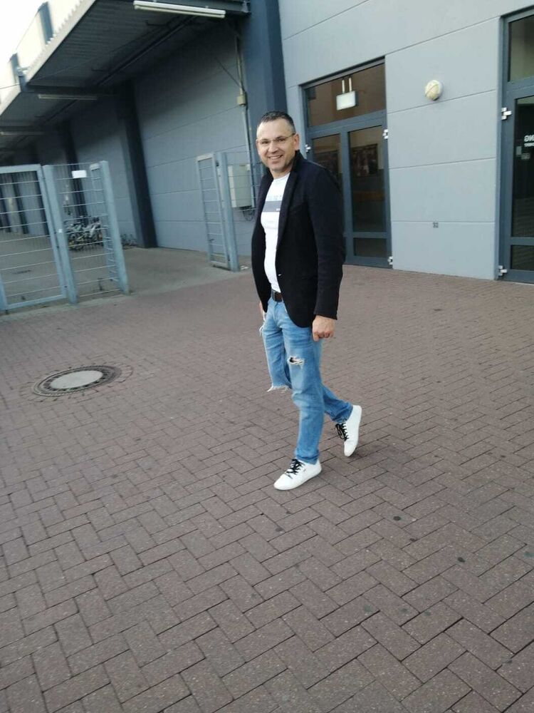  Tessin,   , 44 ,   ,   