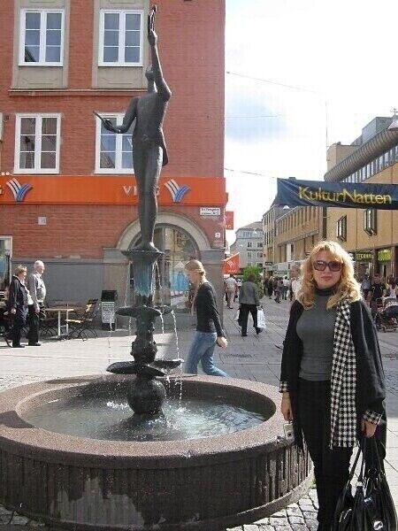  21208373  Natali, 57 ,    --