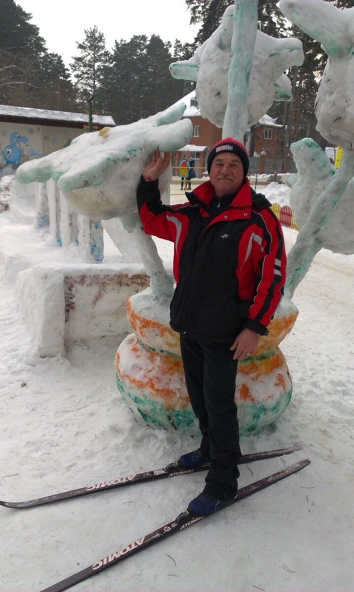  6853363  Aleksey, 64 ,    