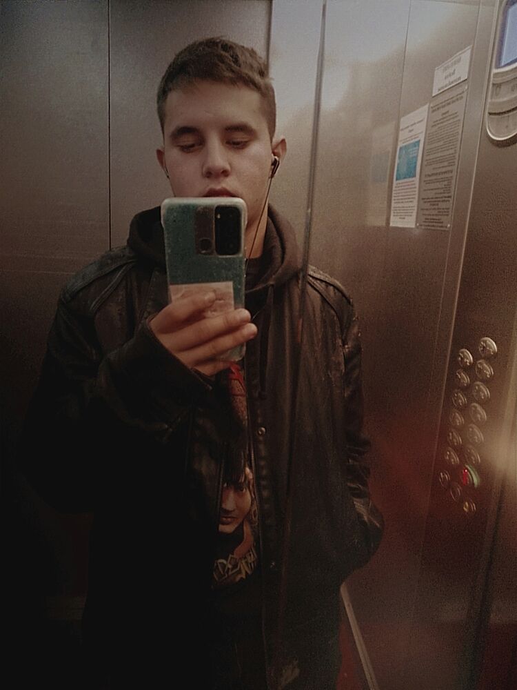  37750673  Marat, 20 ,    