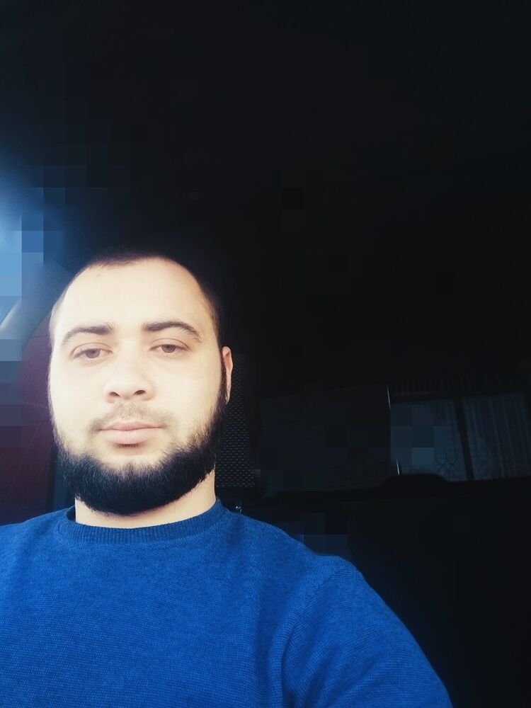  18120483  , 24 ,    