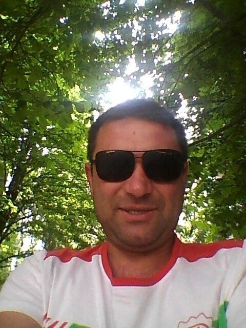  13190913  Pavel, 43 ,    