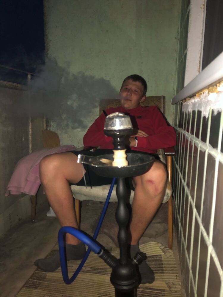  42004803  Vladik, 25 ,    