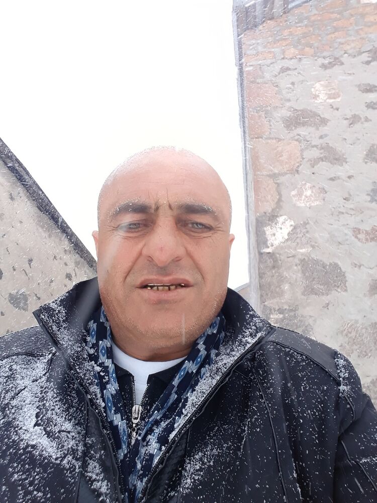  31199033  GEVORG, 52 ,    