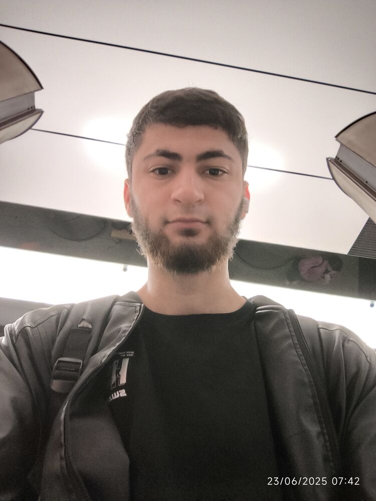  53631433  Ozodbek, 19 ,    