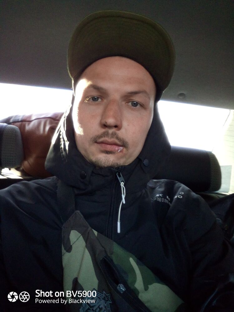  ,   Kazak, 31 ,   ,   , c , 