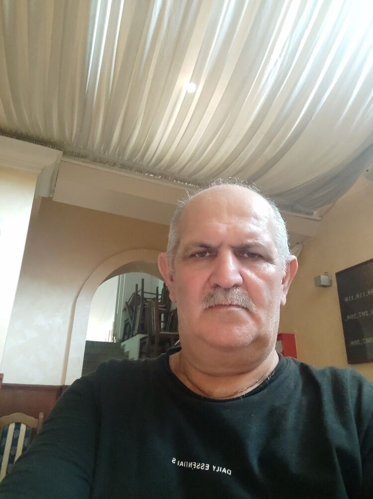  45255733  Ali, 58 ,    