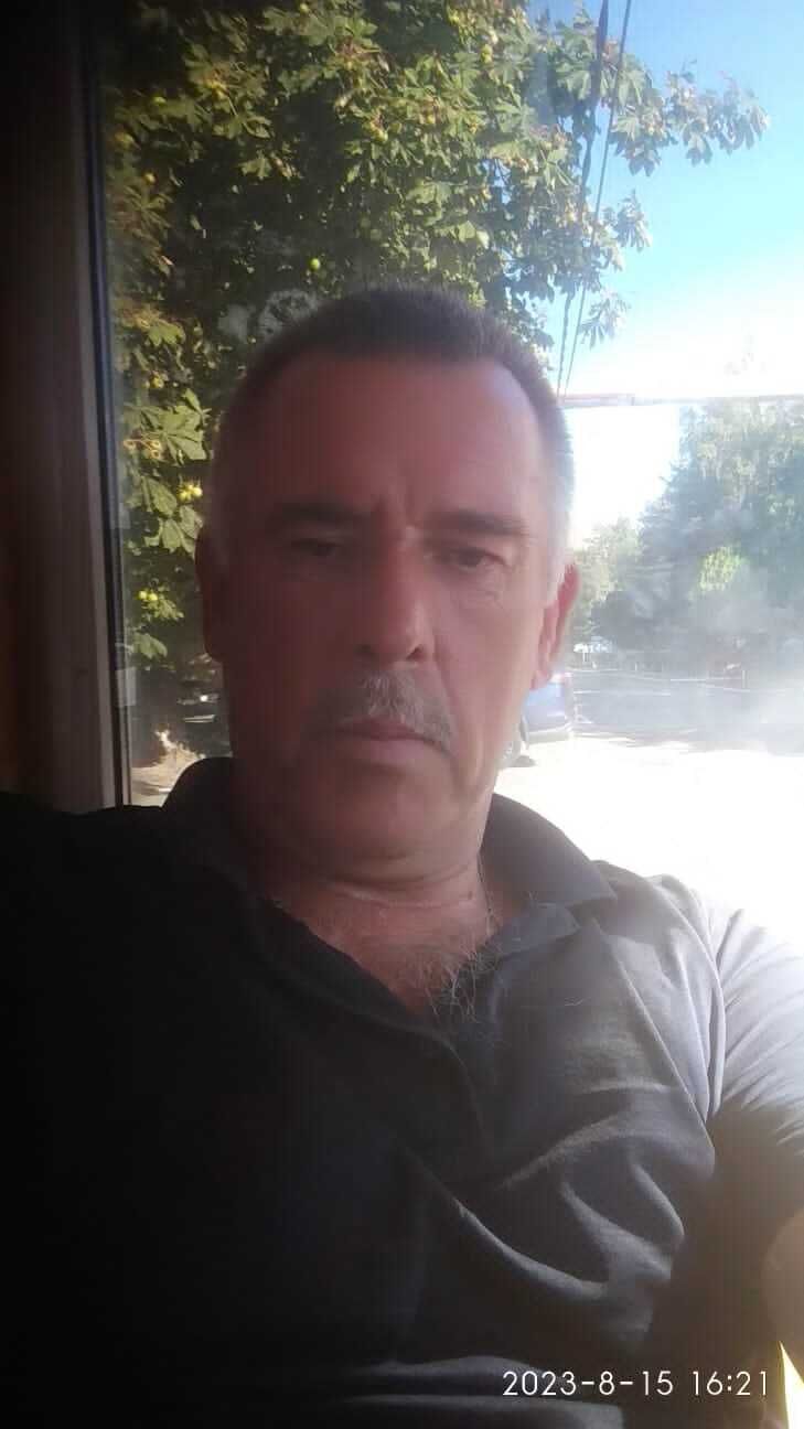  38968713  Alex, 64 ,    --