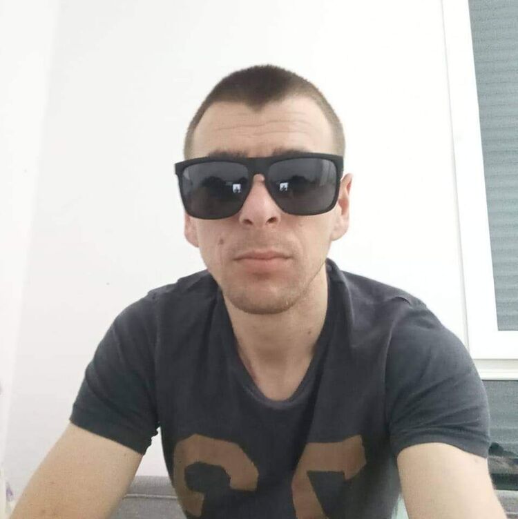  48361613  Nicolae, 29 ,    