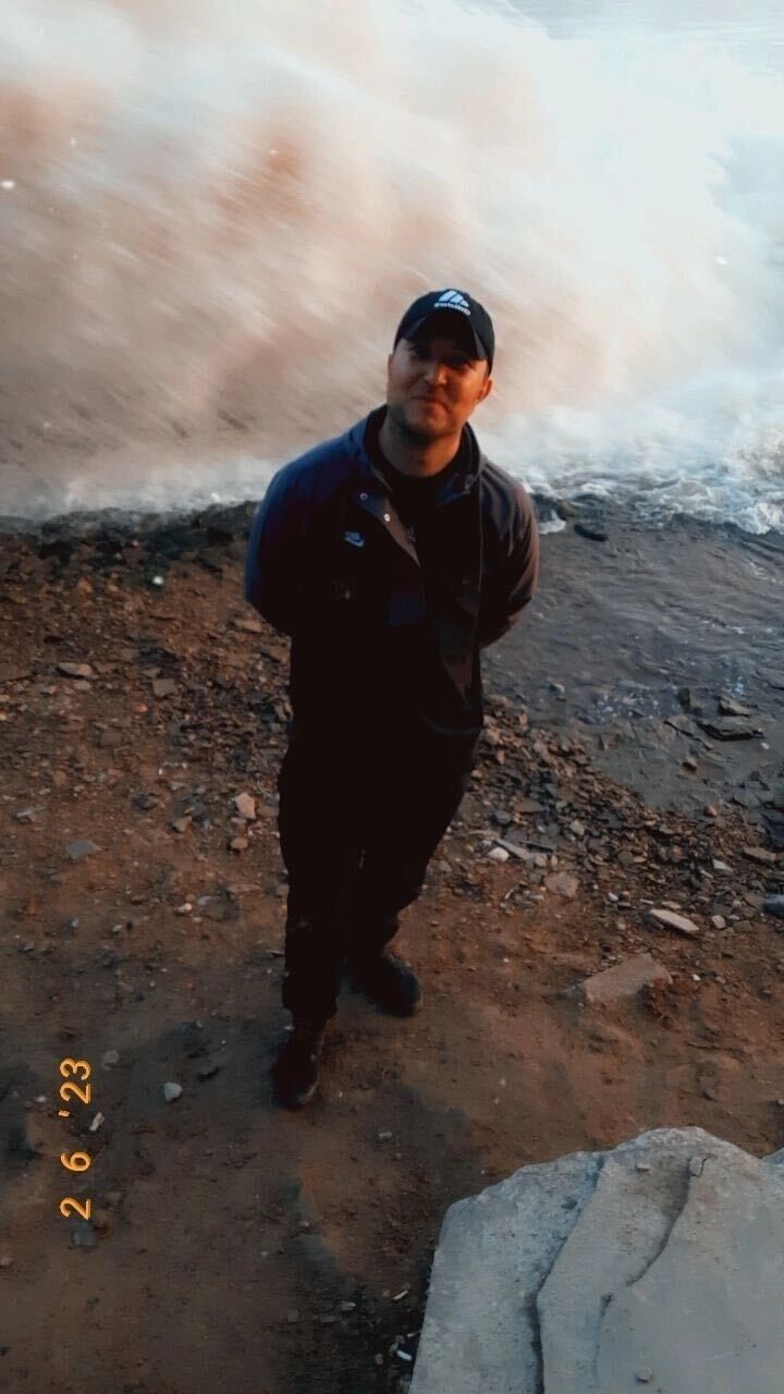  41094673  , 34 ,    