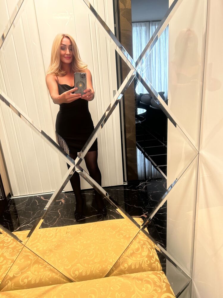  54709763  Helen, 40 ,    -