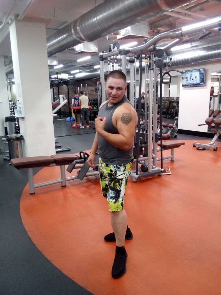  10646853  Oleg, 40 ,    