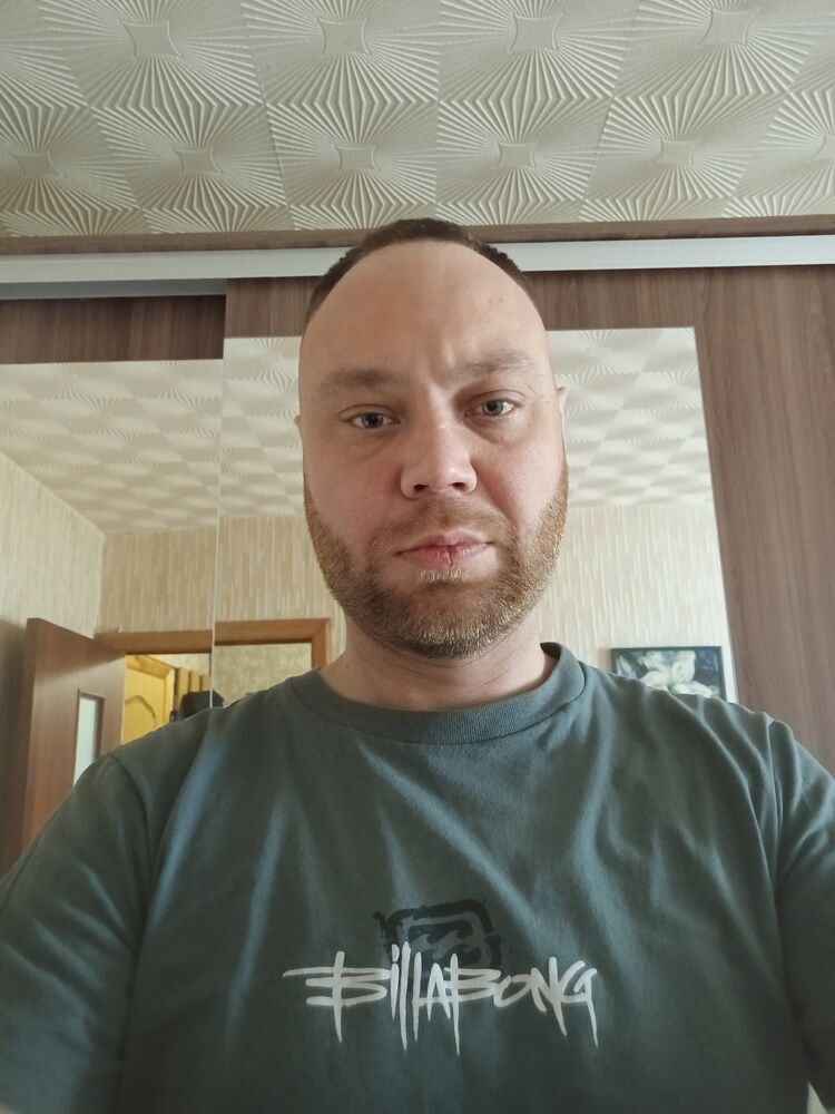  46857173  Artem, 42 ,    
