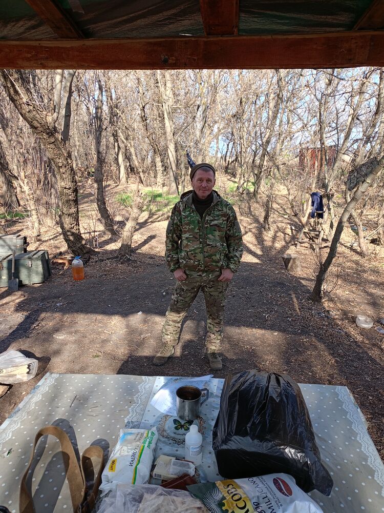  ,   Viktor, 45 ,   ,   