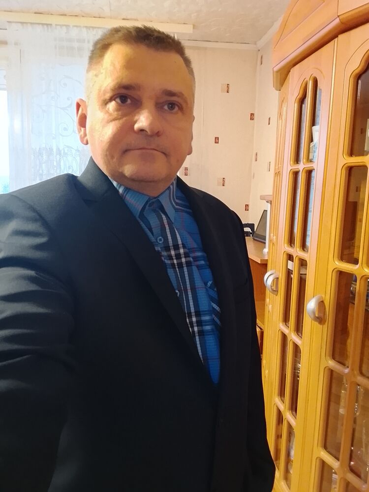  54486803  Savas, 47 ,    