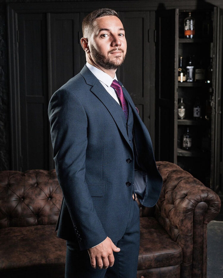  29083693  Danik, 39 ,    