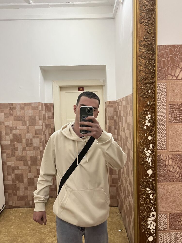  43642993  , 22 ,    