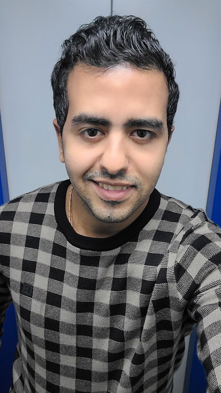  37752763  Mohamed, 33 ,    