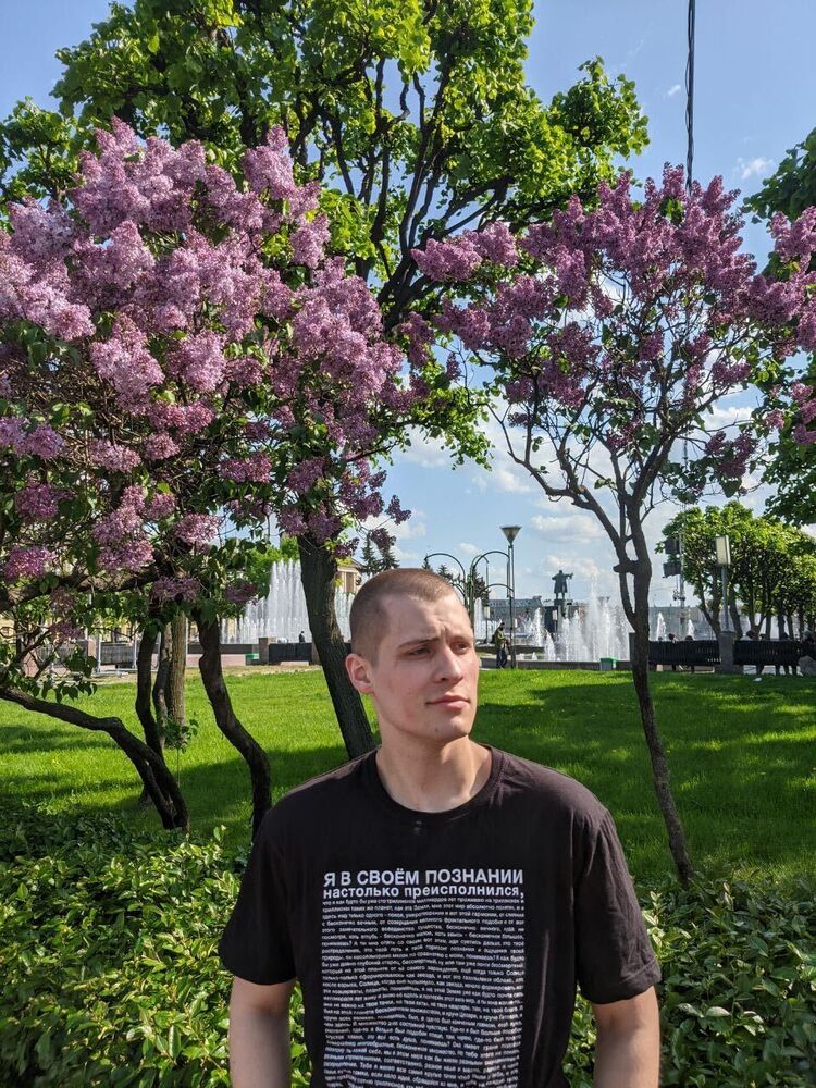  35282213  , 21 ,    -