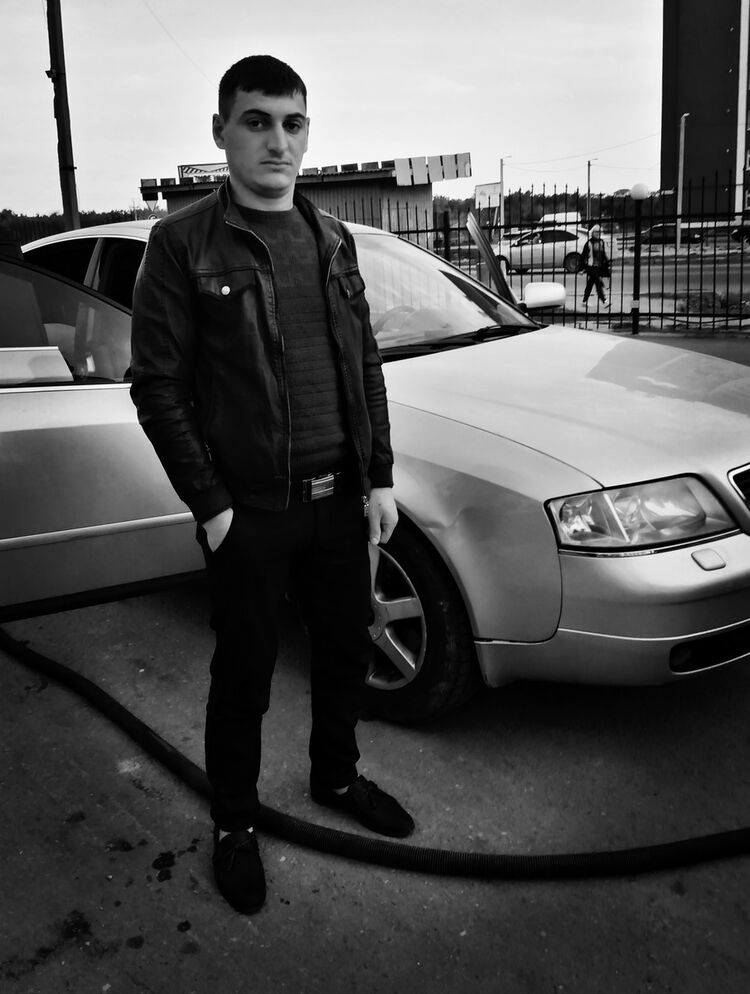  19276853  Vardan, 32 ,    