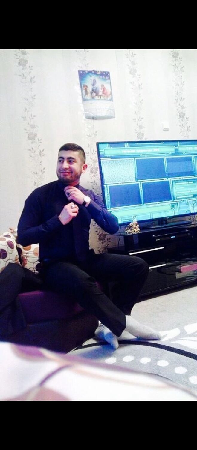  43289353  Alli, 34 ,    