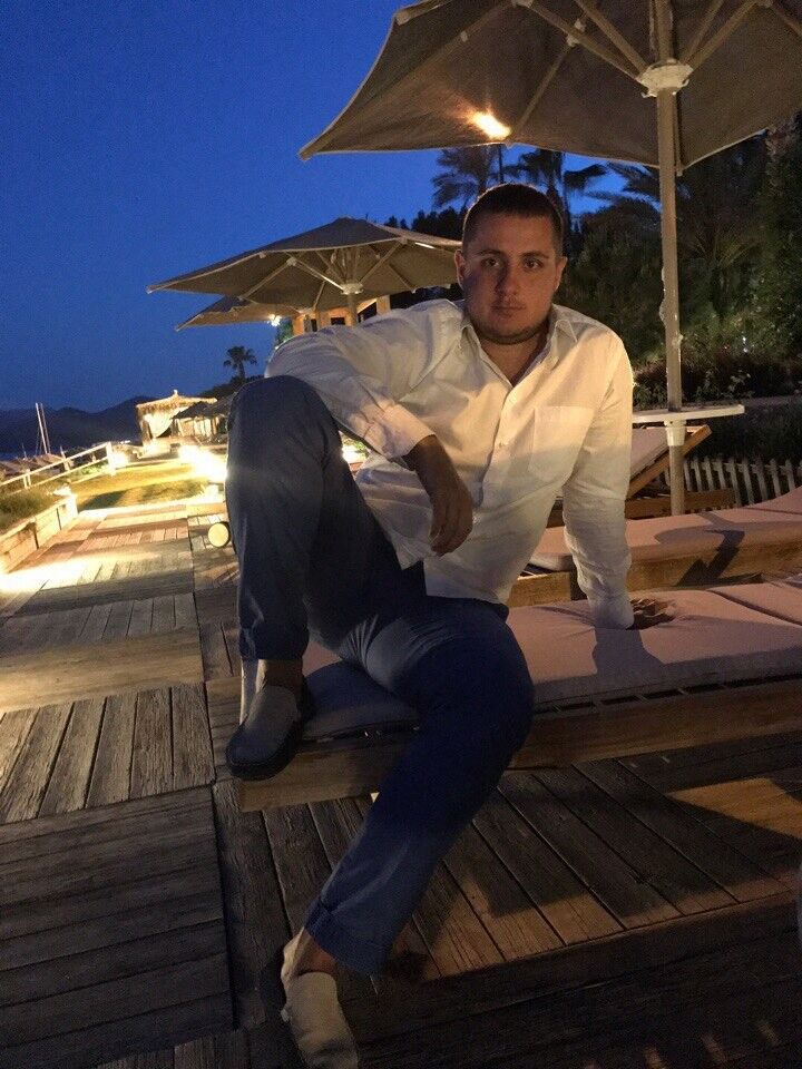  ,   Viktor, 40 ,   ,   , c , 