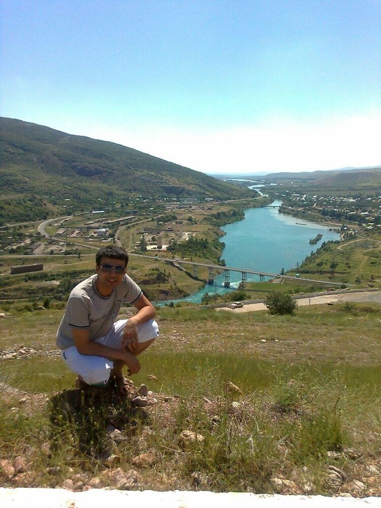  18548653  Sardor, 37 ,    