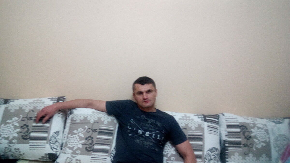  8768083  Andrei, 52 ,    