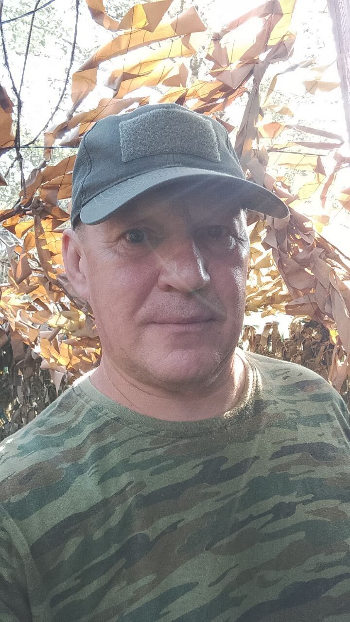  53093883  George, 54 ,    